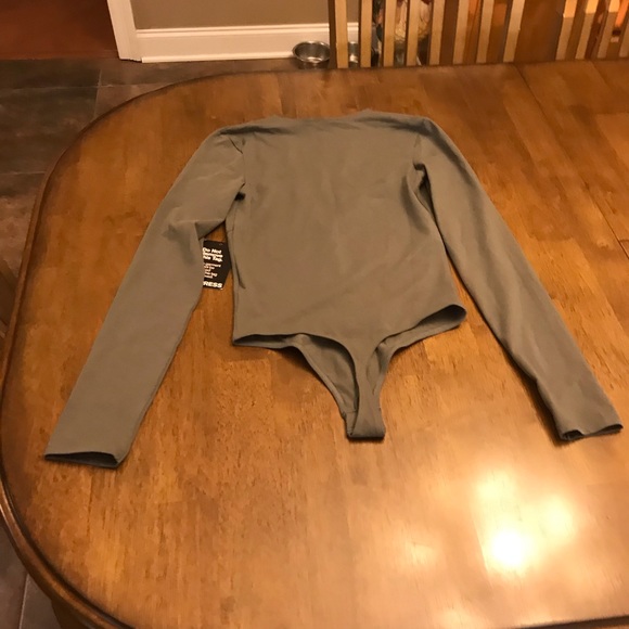 Express olive green low cut body suit in size XS - Picture 5 of 5